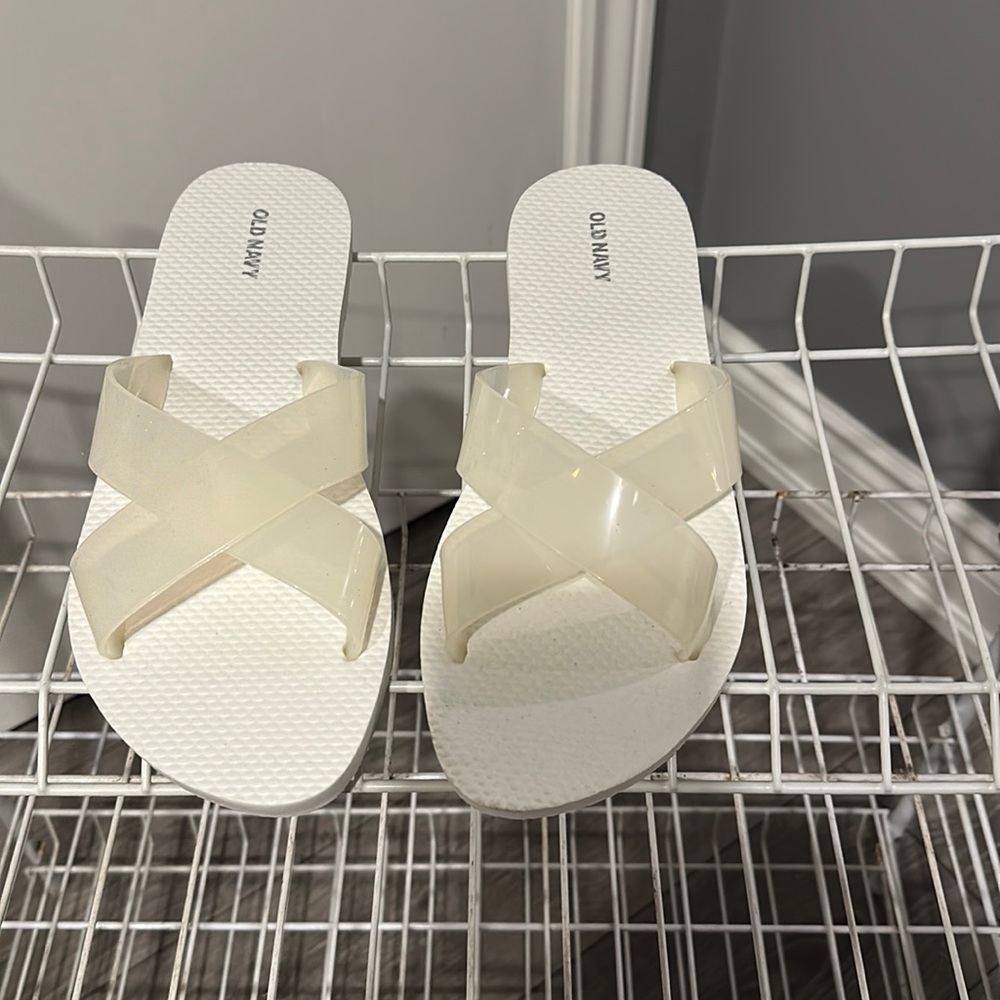 Old Navy White Foam Slippers